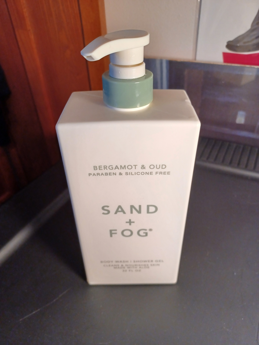 Bergamot & Oud Body Wash - Sand + Fog 32 Ounce